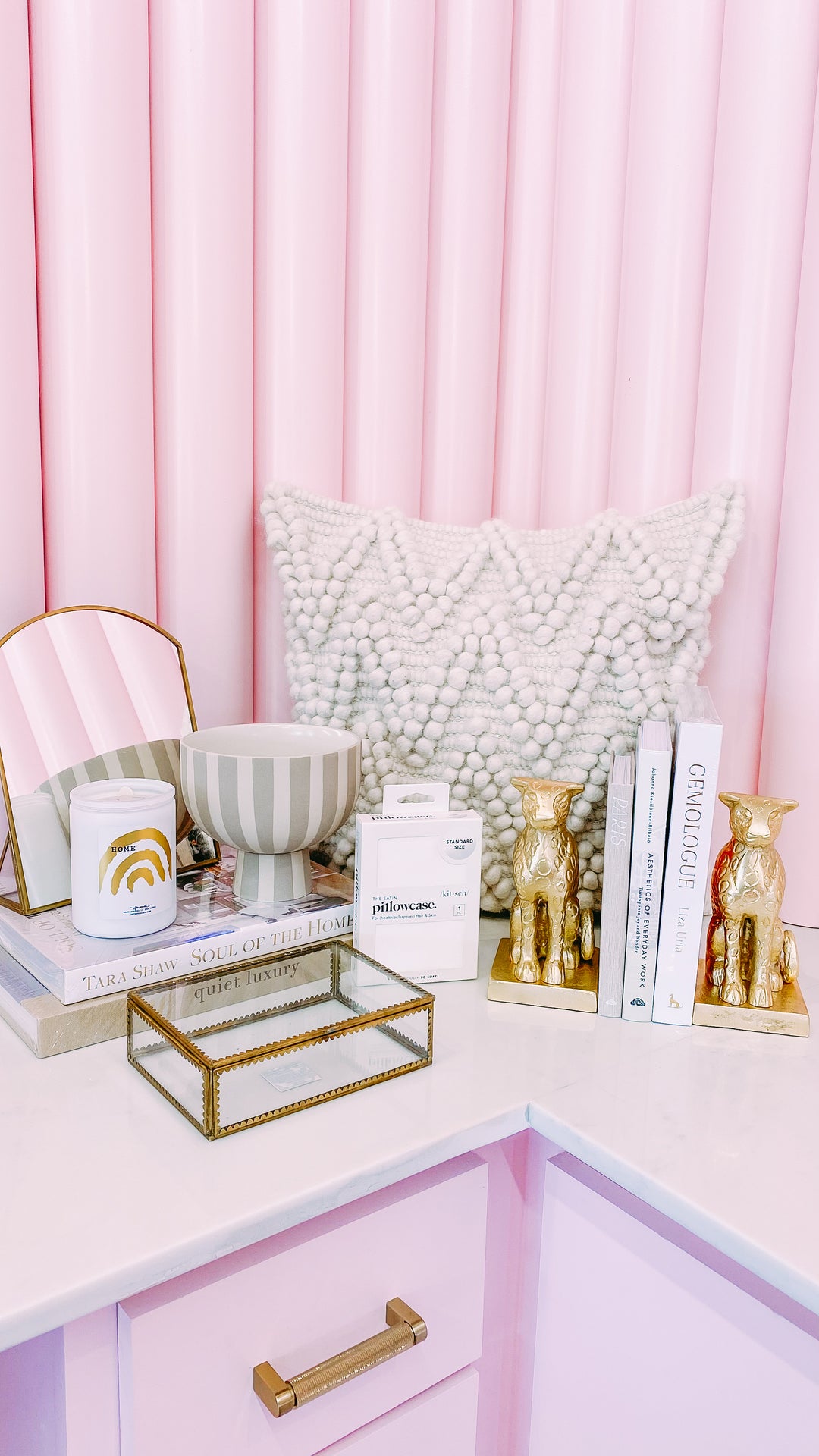 Dorm Decor: For the Neutral Gal