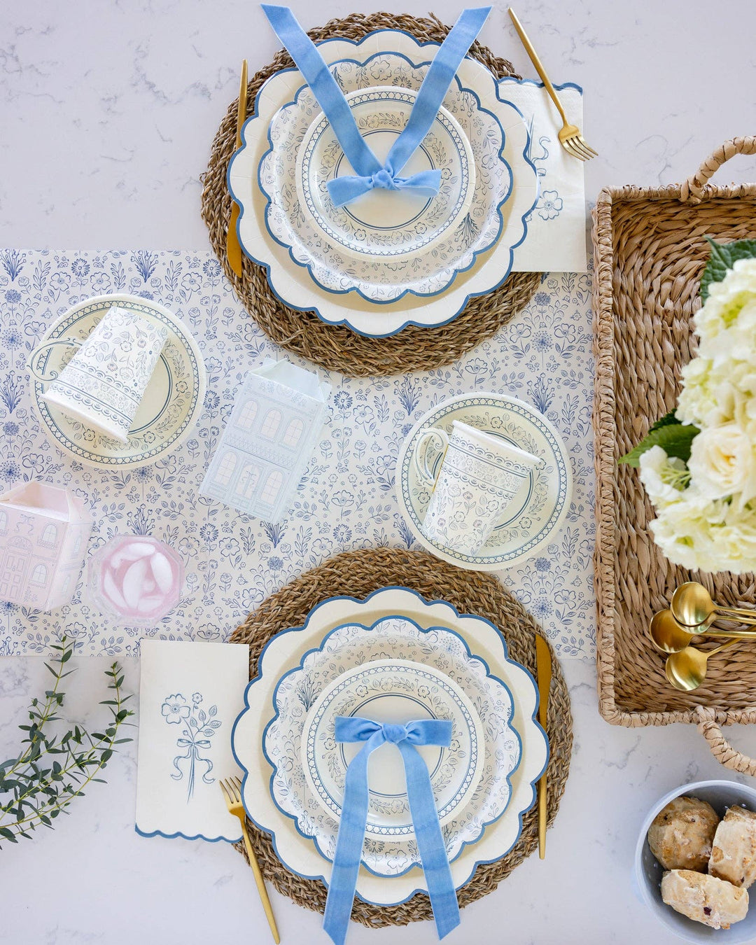 Pembroke Flower Dinner Napkin