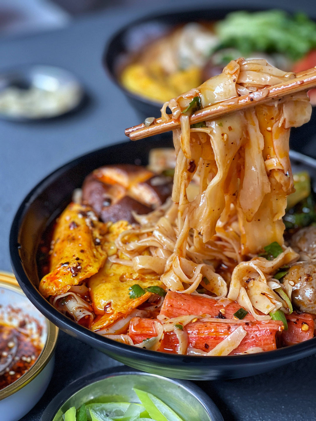 Spicy Hotpot Thick Cut Noodles